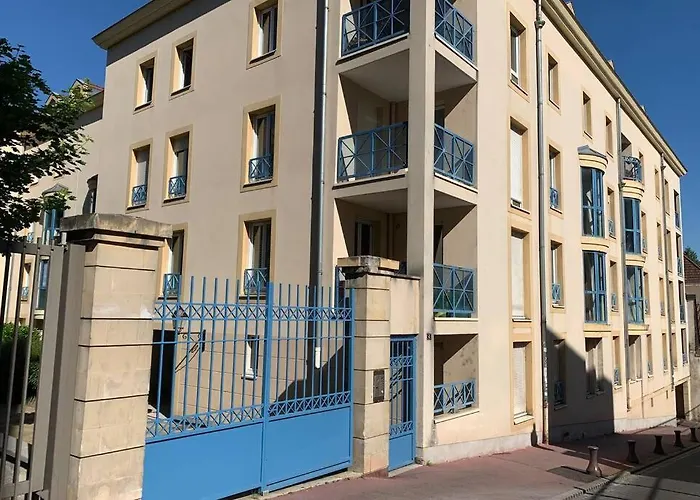 Superbe Appart Plein Centre Avec Parking & Jardin