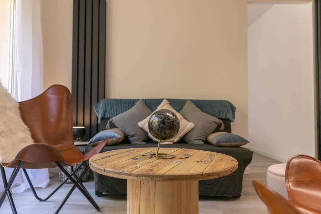 Appartamento Superbe Plein Centre Avec Parking & Jardin